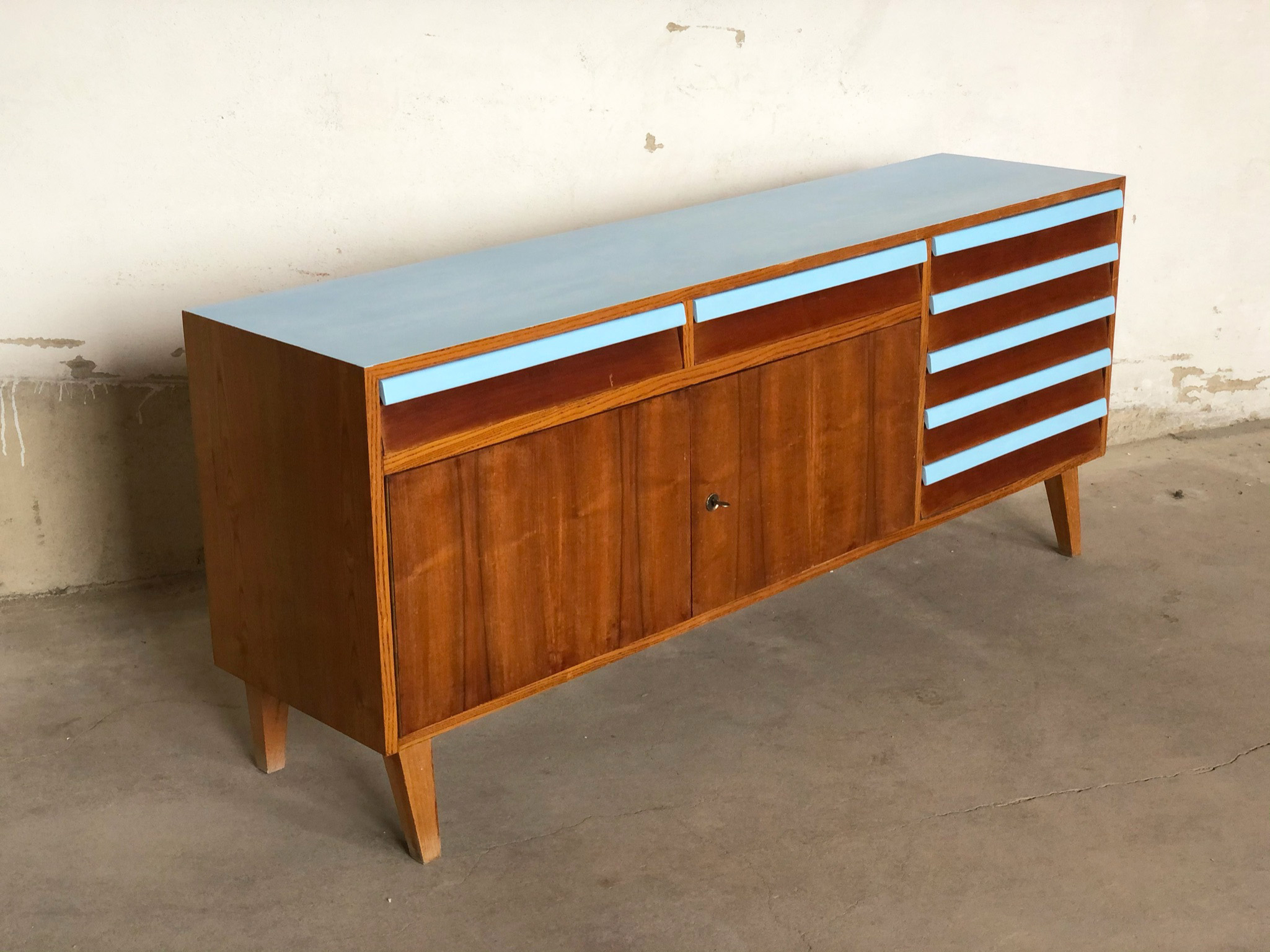 Komoda teak pastel blue 1